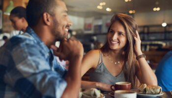 Amour : Cette année marque-t-elle la fin de la friendzone ?